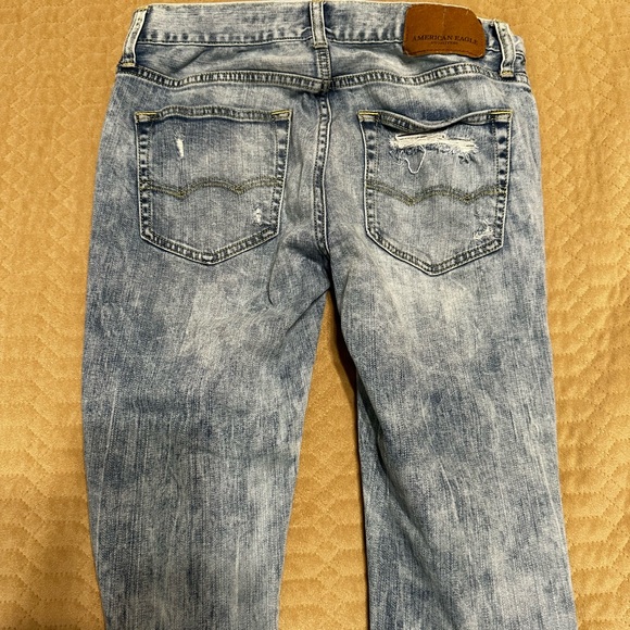 American Eagle Outfitters Ripped Light Blue Boyfriend Jeans - Picture 3 of 3